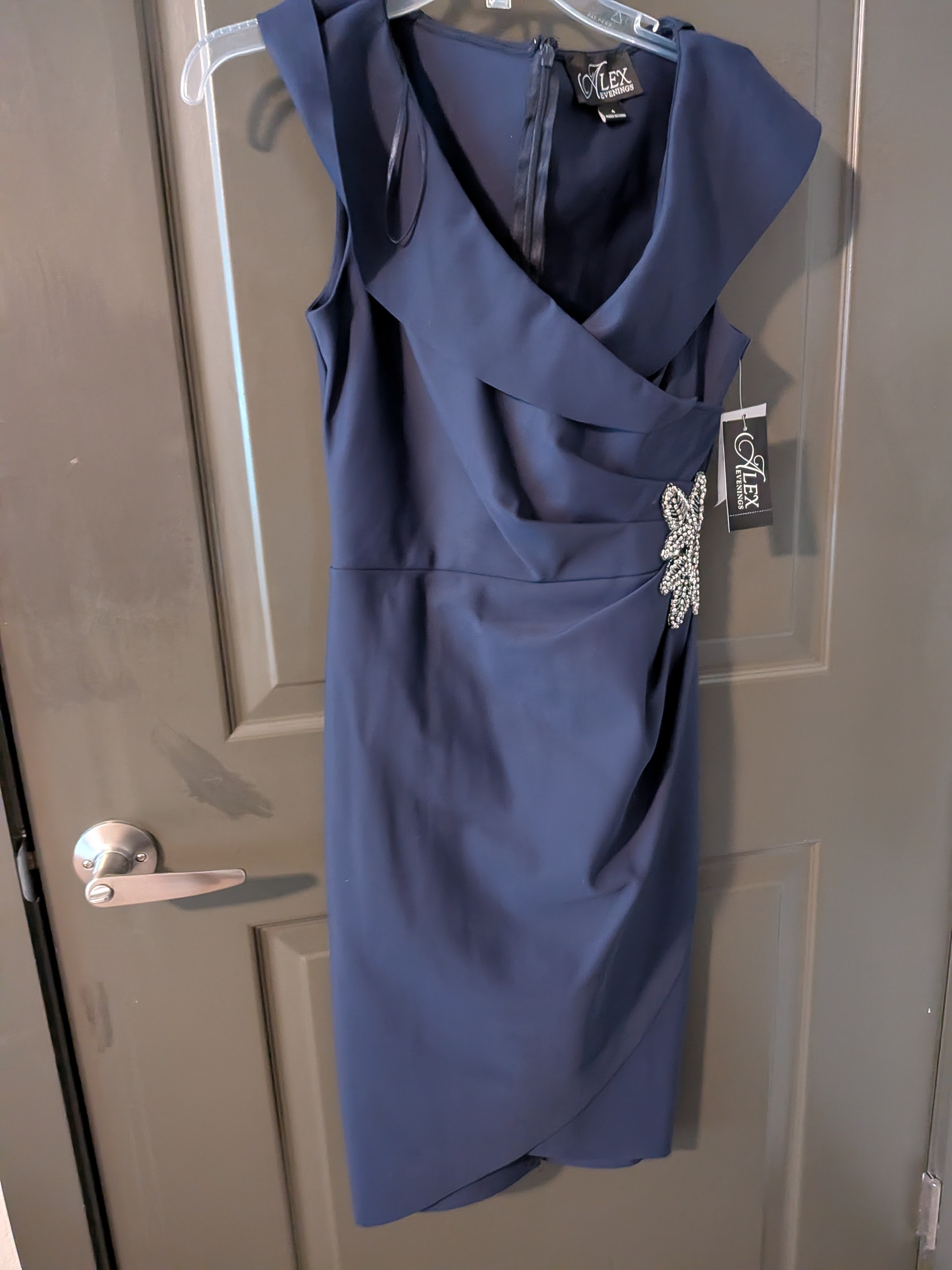 8134300 Navy Nwt